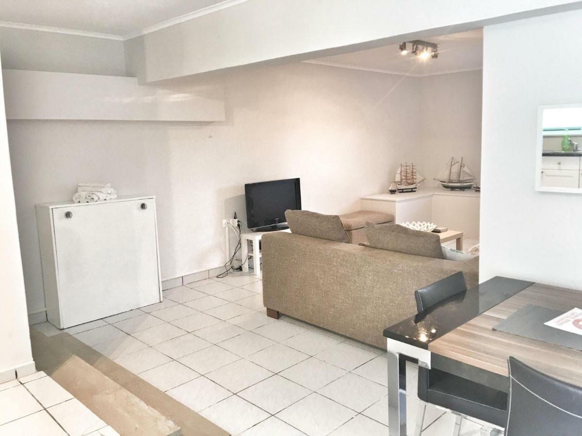 Renovated Apt 100M From Beach Wifi Ac Anavyssos Exterior photo